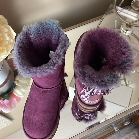 UGG boots Bailey Bow II purple eggplant purple and white striped lace bow tie - Picture 4 of 8